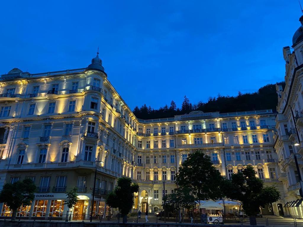カルロヴィ・ヴァリApartma V Srdci Karlovych Varu - Ondrejska 18アパートメント エクステリア 写真